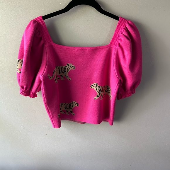 Adorable hot pink top! - Picture 2 of 3